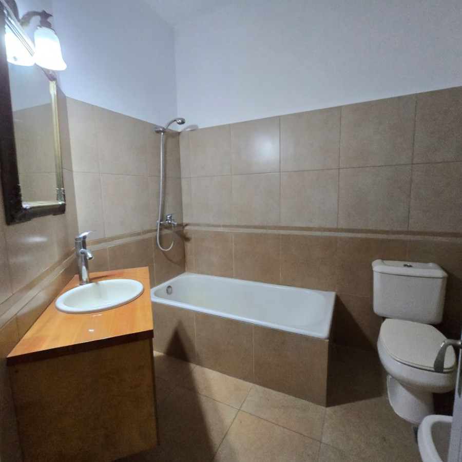 Apartamento ID.48 - Venta apartamento Centro 3 dormitorios con patio.