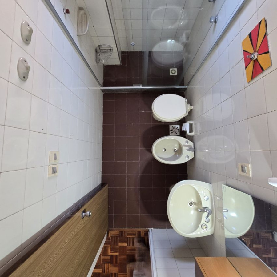 Apartamento ID.126 - Alquiler dúplex Parque Rodó 2 dormitorios con garaje