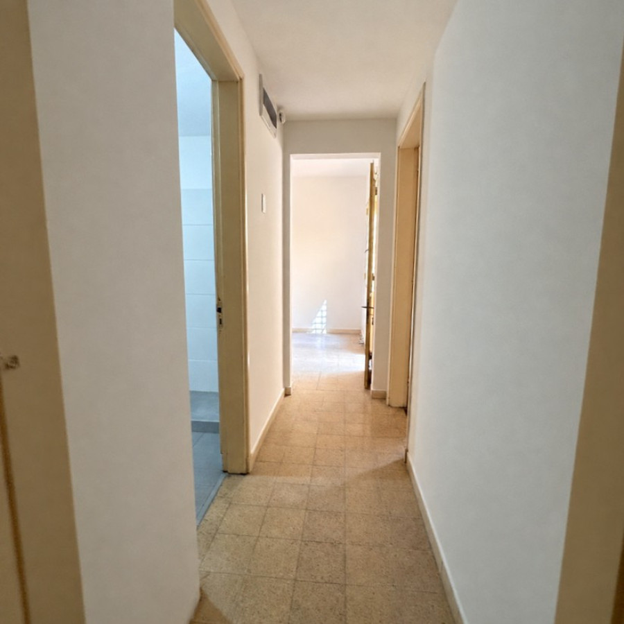 Apartamento ID.237 - Alquiler apartamento, 2 dormitorios y patio, Brazo Oriental.