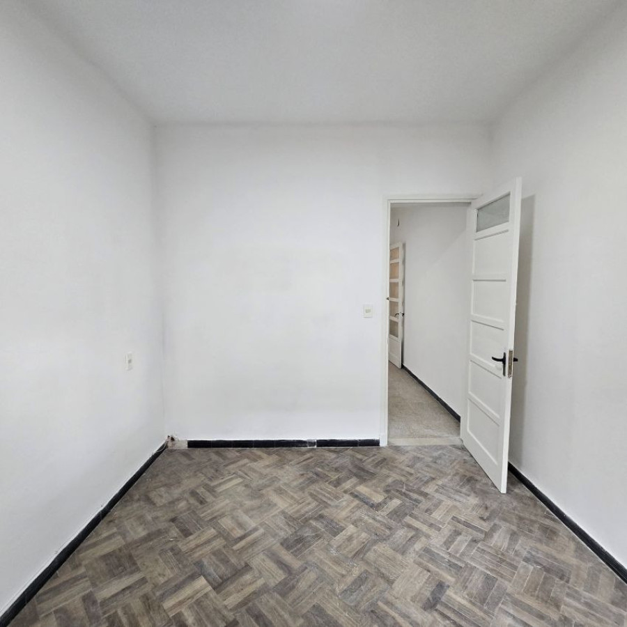 Apartamento ID.153 - Alquiler Apartamento en zona Centro, 3 dormitorios, baño y balcón