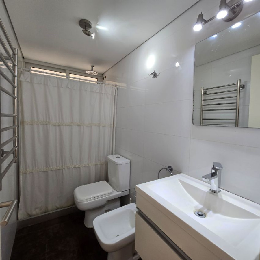 Apartamento ID.162 - Alquiler apartamento en Punta Carretas 1 dormitorio con acceso a parrilleros.
