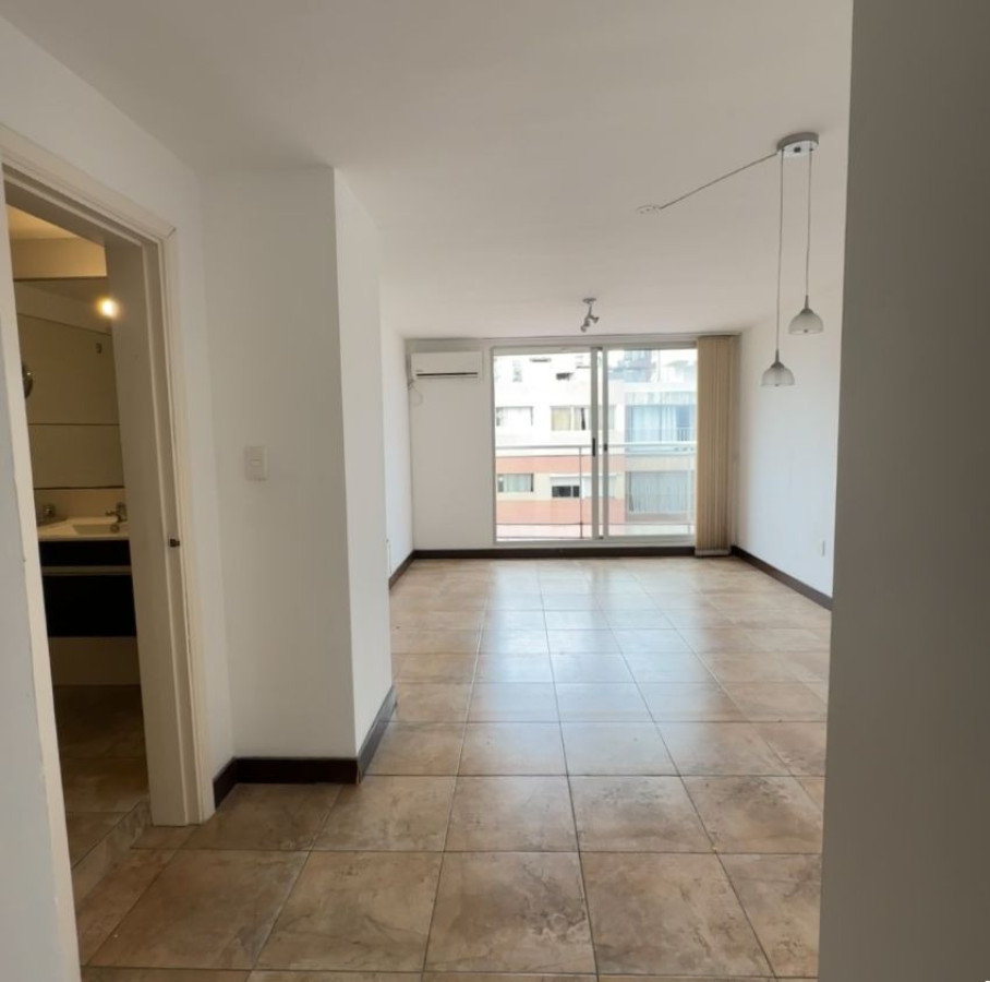 Apartamento ID.159 - Alquiler apartamento en Cordón Sur 1 dormitorio y medio, con balcón al frente.