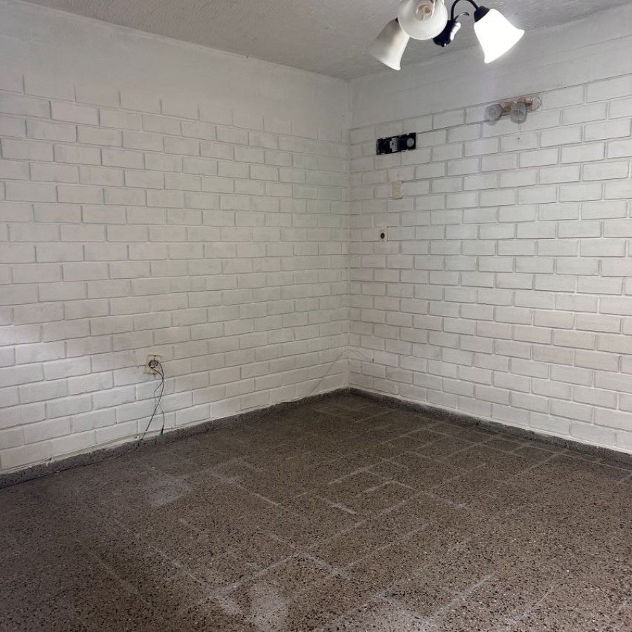 Apartamento ID.191 - Venta casa PH 3 dormitorios en Lezica 