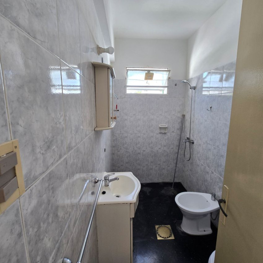 Apartamento ID.166 - Alquiler apartamento Barrio Sur 1 dormitorio con bajos gastos comunes.