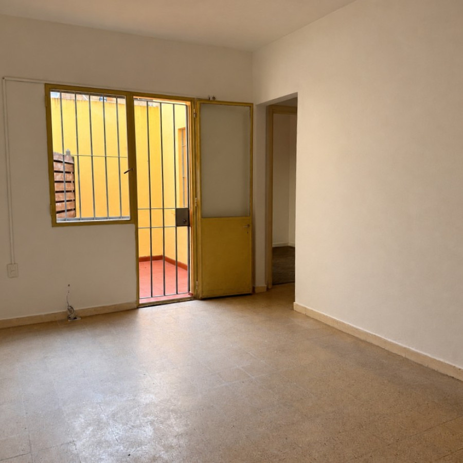 Apartamento ID.237 - Alquiler apartamento, 2 dormitorios y patio, Brazo Oriental.