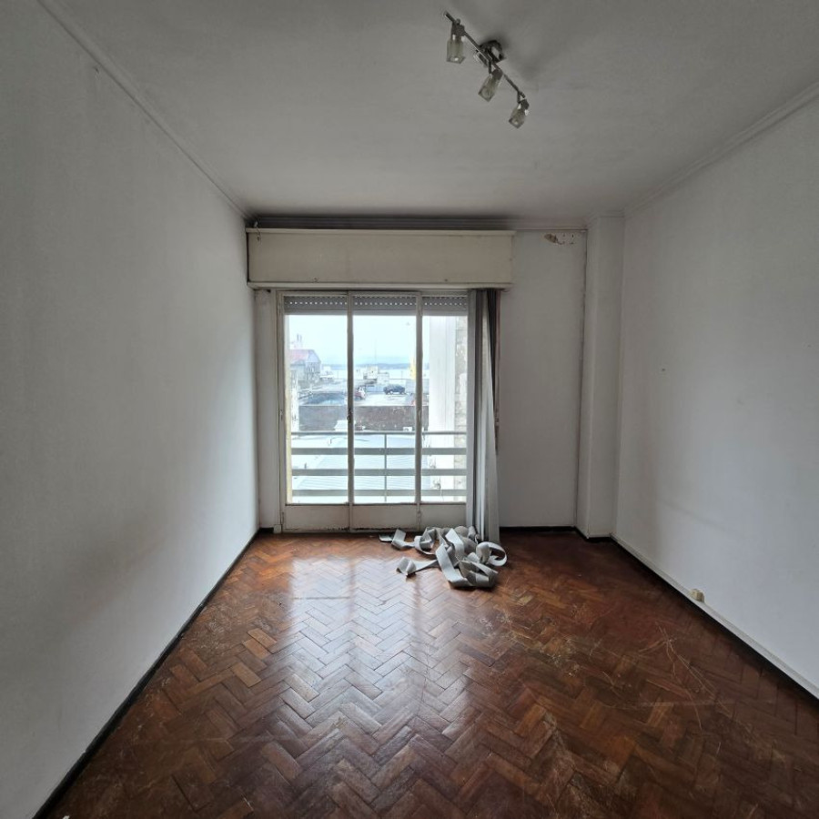 Apartamento ID.194 - Alquiler apartamento Ciudad Vieja 96 mt2, 2 dormitorios.