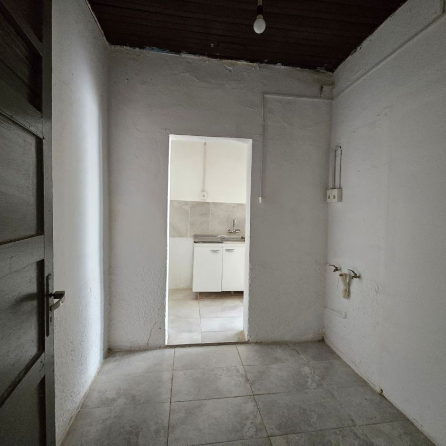 Apartamento ID.151 - Alquiler apartamento en Cerro 2 dormitorios y 1 baño sin gastos comunes.