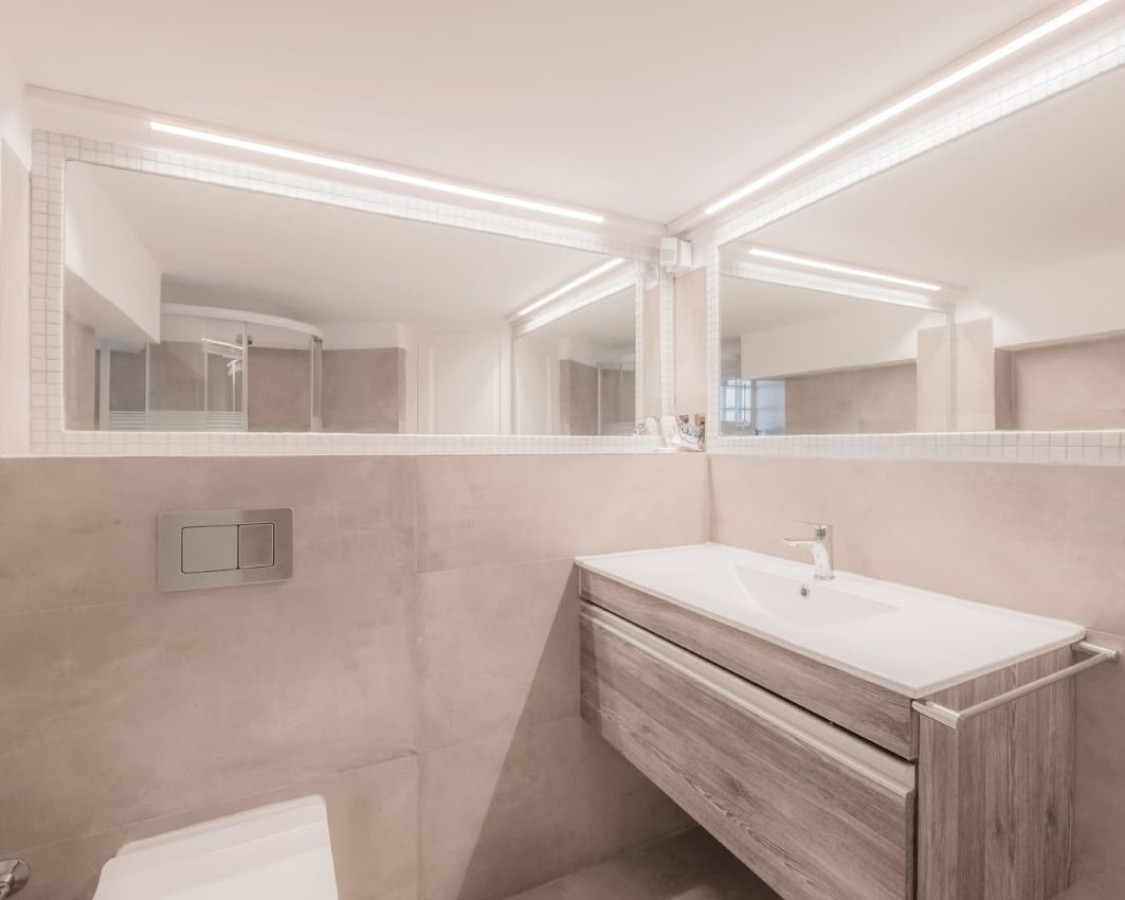 Apartamento ID.74 - Venta apartamento Ciudad Vieja 2 dormitorios, baño y monoambiente/oficina.