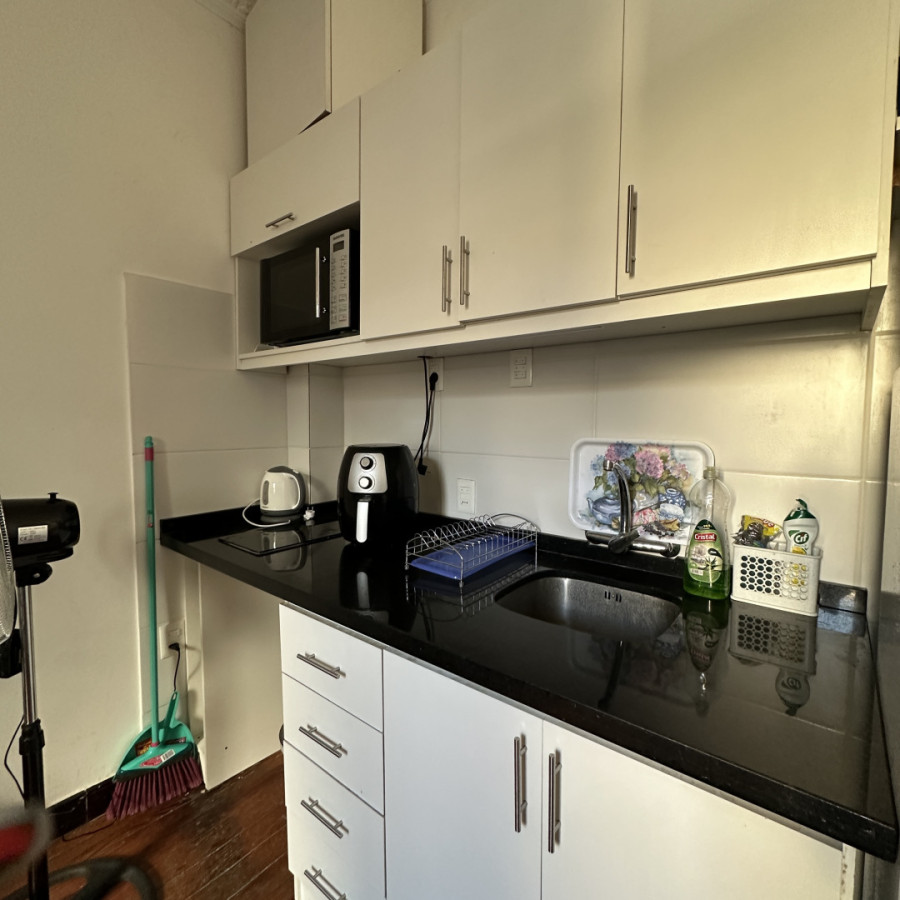 Apartamento ID.156 - Alquiler monoambiente con bajos gastos comunes en Barrio Sur.