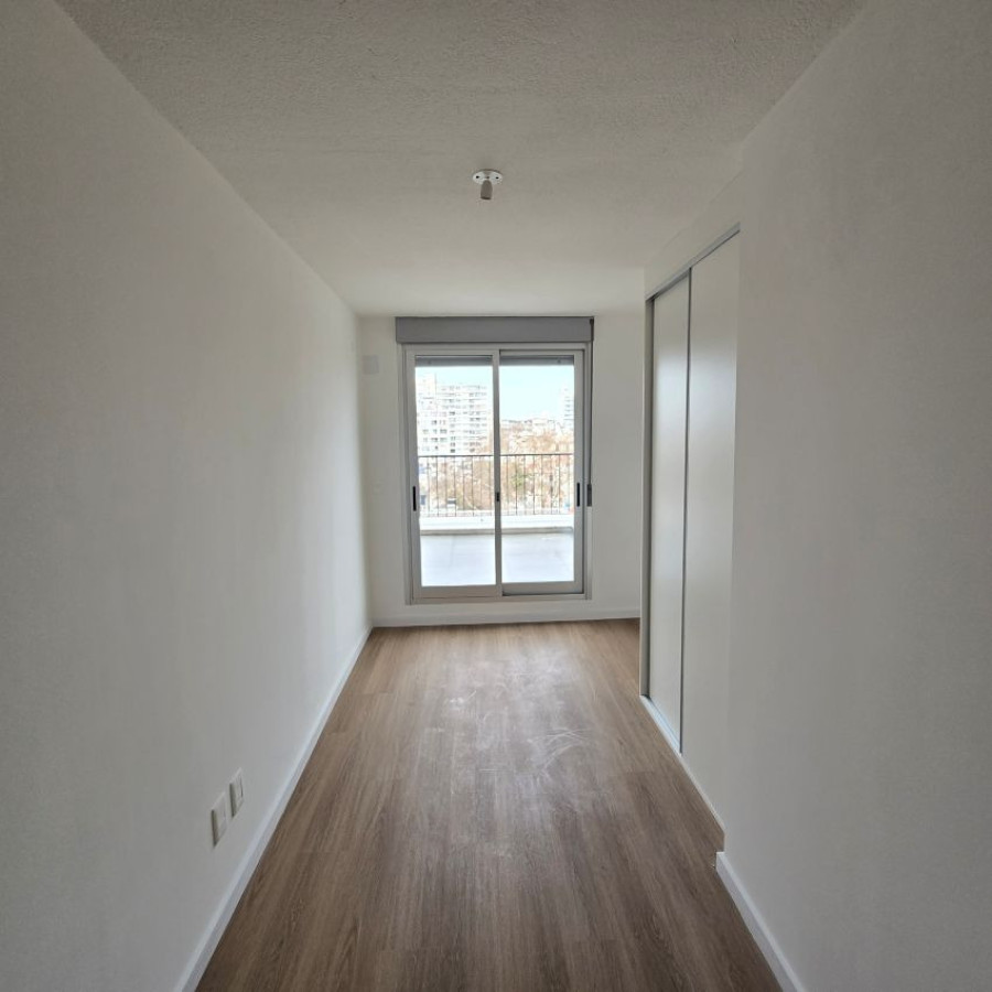 Apartamento ID.220 - Alquiler apartamento penthouse Centro 2 dormitorios a estrenar con opción a arrendar garaje.