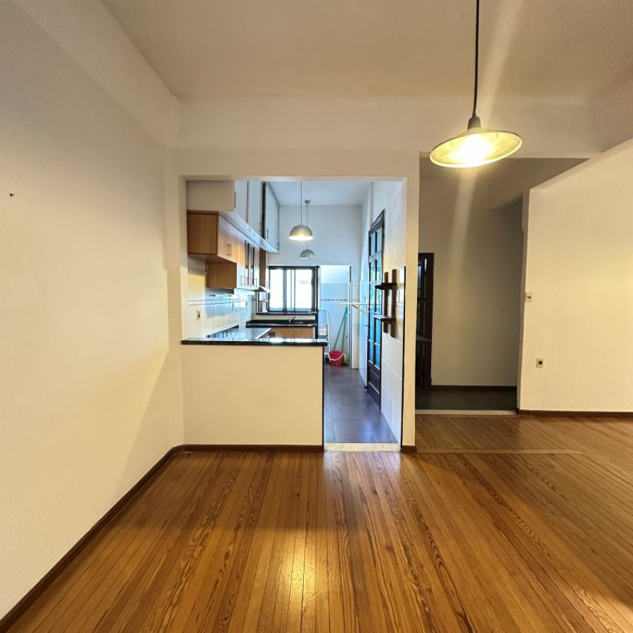 Apartamento ID.51 - Alquiler apartamento en Barrio Sur 2 dormitorios, 2 baños, vestidor y calefacción central.