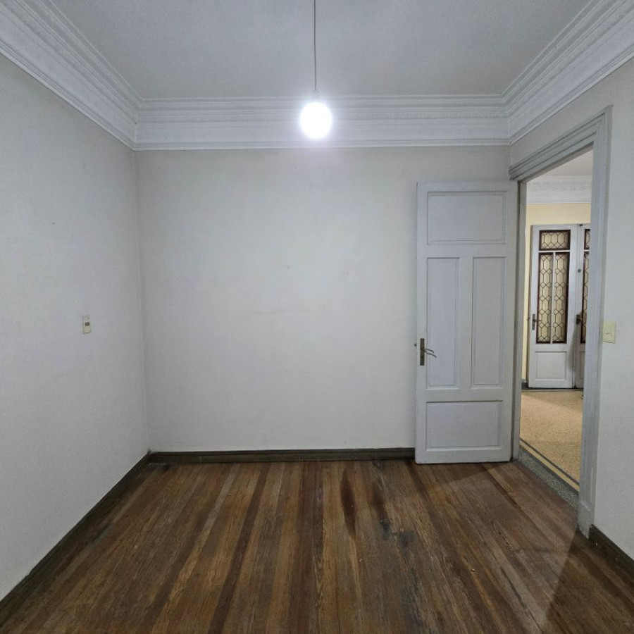 Apartamento ID.48 - Venta apartamento Centro 3 dormitorios con patio.