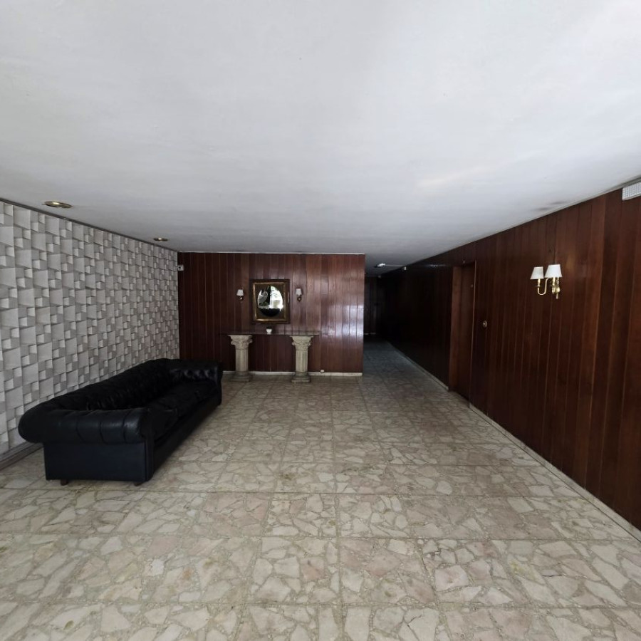Apartamento ID.104 - Venta apartamento en Pocitos 3 dormitorios, 2 baños.
