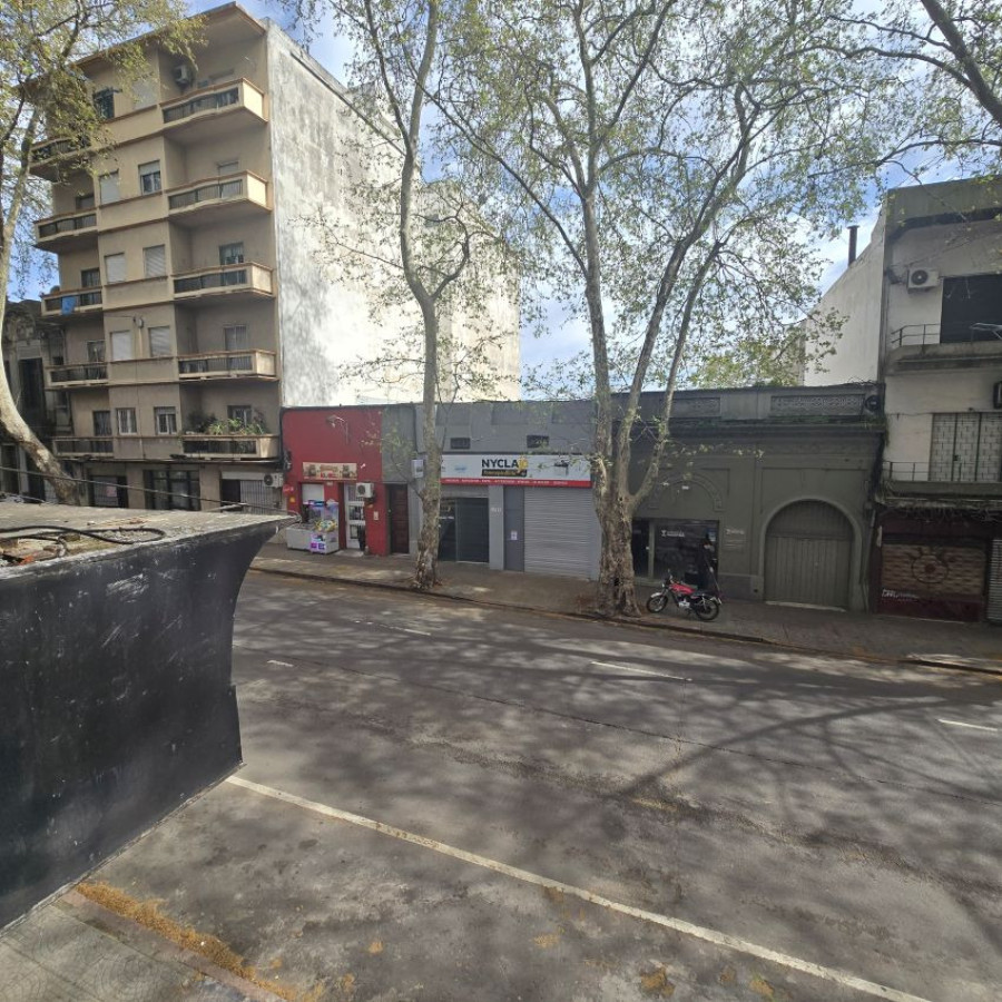 Apartamento ID.249 - Venta apartamento, un dormitorio y patio, Cordón.