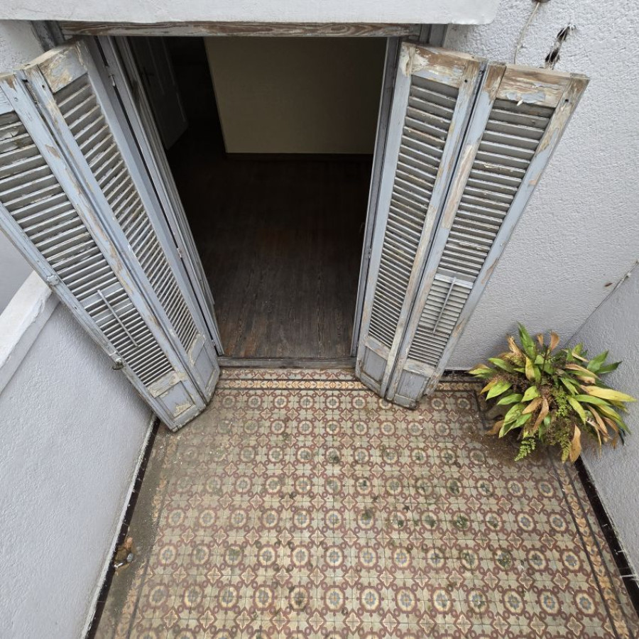 Apartamento ID.48 - Venta apartamento Centro 3 dormitorios con patio.