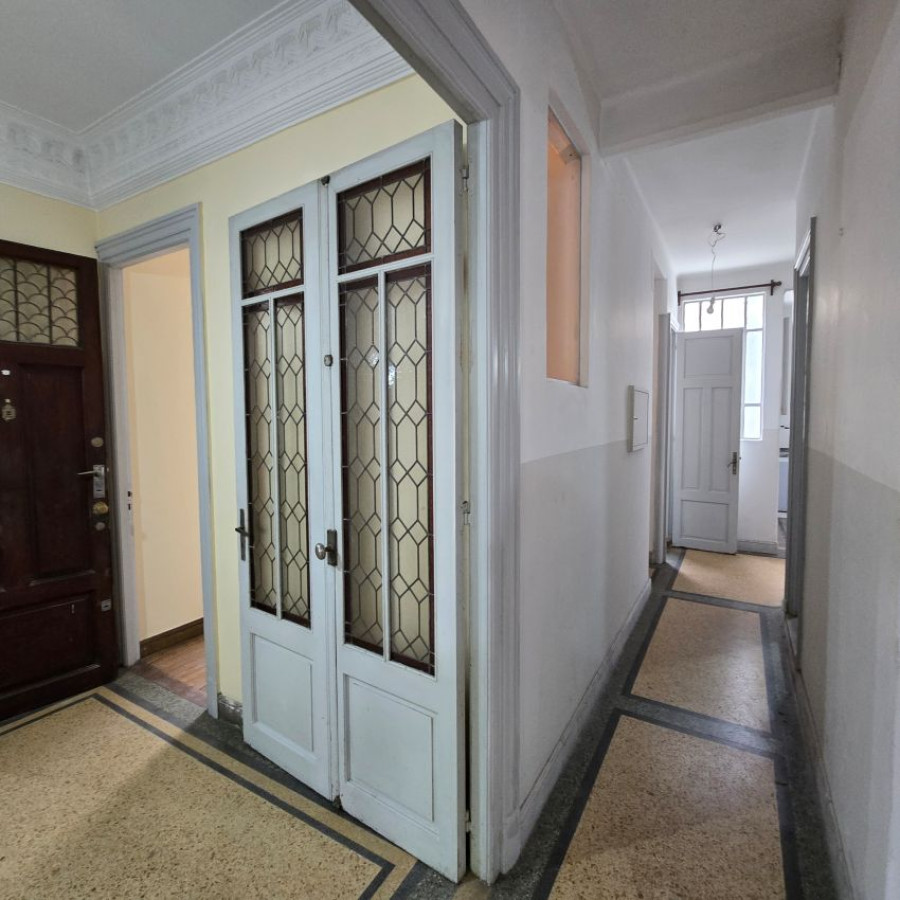 Apartamento ID.48 - Venta apartamento Centro 3 dormitorios con patio.