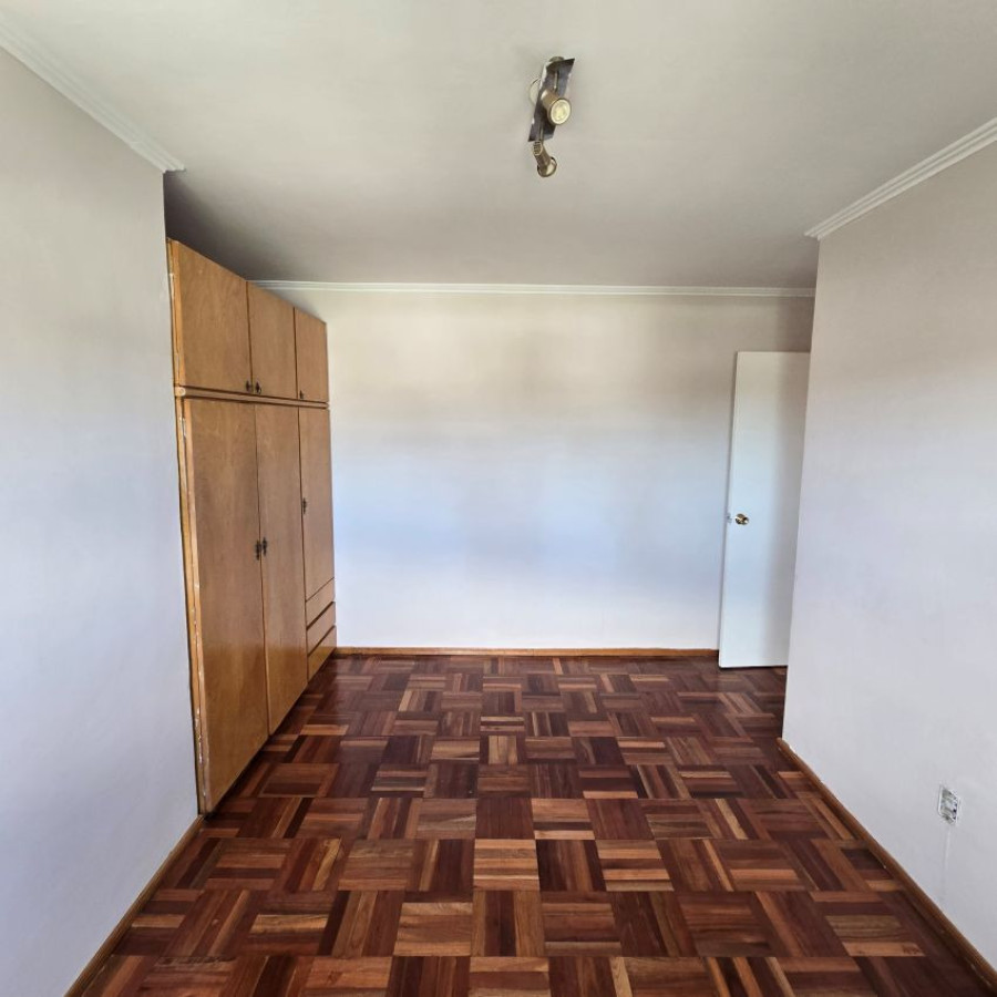 Apartamento ID.161 - Alquiler apartamento en Prado 3 dormitorios, baño, cocina definida y garaje opcional.