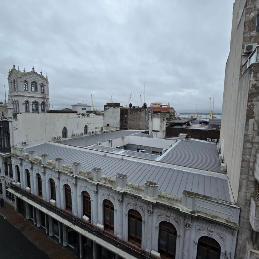 Apartamento ID.194 - Alquiler apartamento Ciudad Vieja 96 mt2, 2 dormitorios.