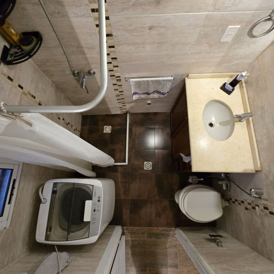 Apartamento ID.83 - Alquiler Centro 2 dormitorios piso 10 con gastos comunes y tributos incluidos.