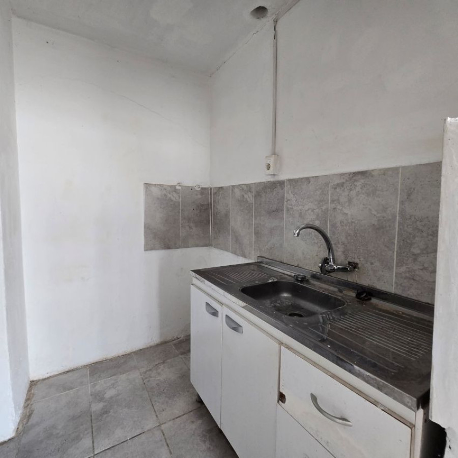 Apartamento ID.151 - Alquiler apartamento en Cerro 2 dormitorios y 1 baño sin gastos comunes.