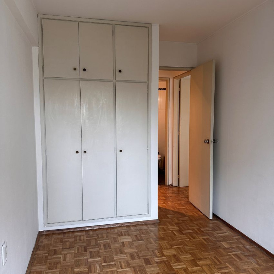 Apartamento ID.221 - Alquiler apartamento, 3 dormitorios y terraza, Centro.