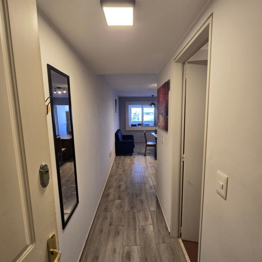 Apartamento ID.137 - Alquiler apartamento amoblado en Cordón 1 dormitorio con kitchenette y portería presencial las 24 hs.