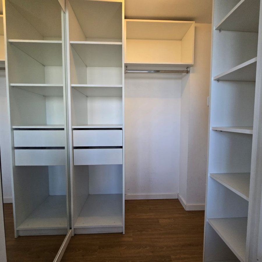 Apartamento ID.121 - Venta apartamento Malvin 1 dormitorio y garaje.