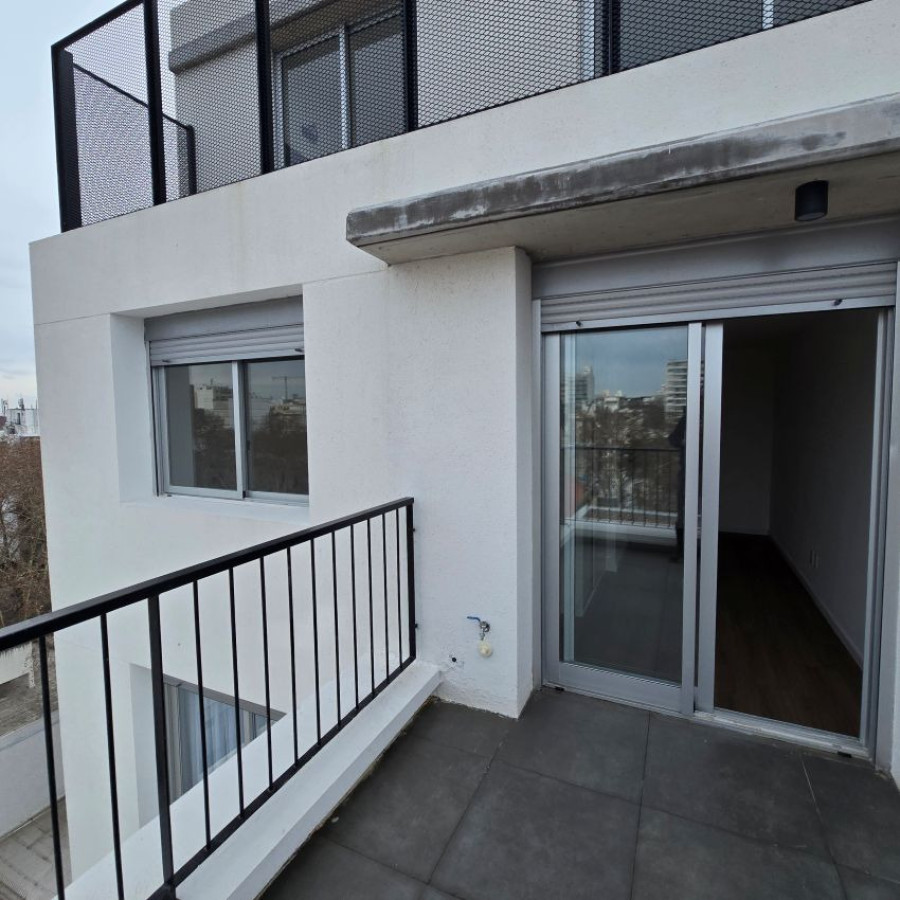 Apartamento ID.220 - Alquiler apartamento penthouse Centro 2 dormitorios a estrenar con opción a arrendar garaje.