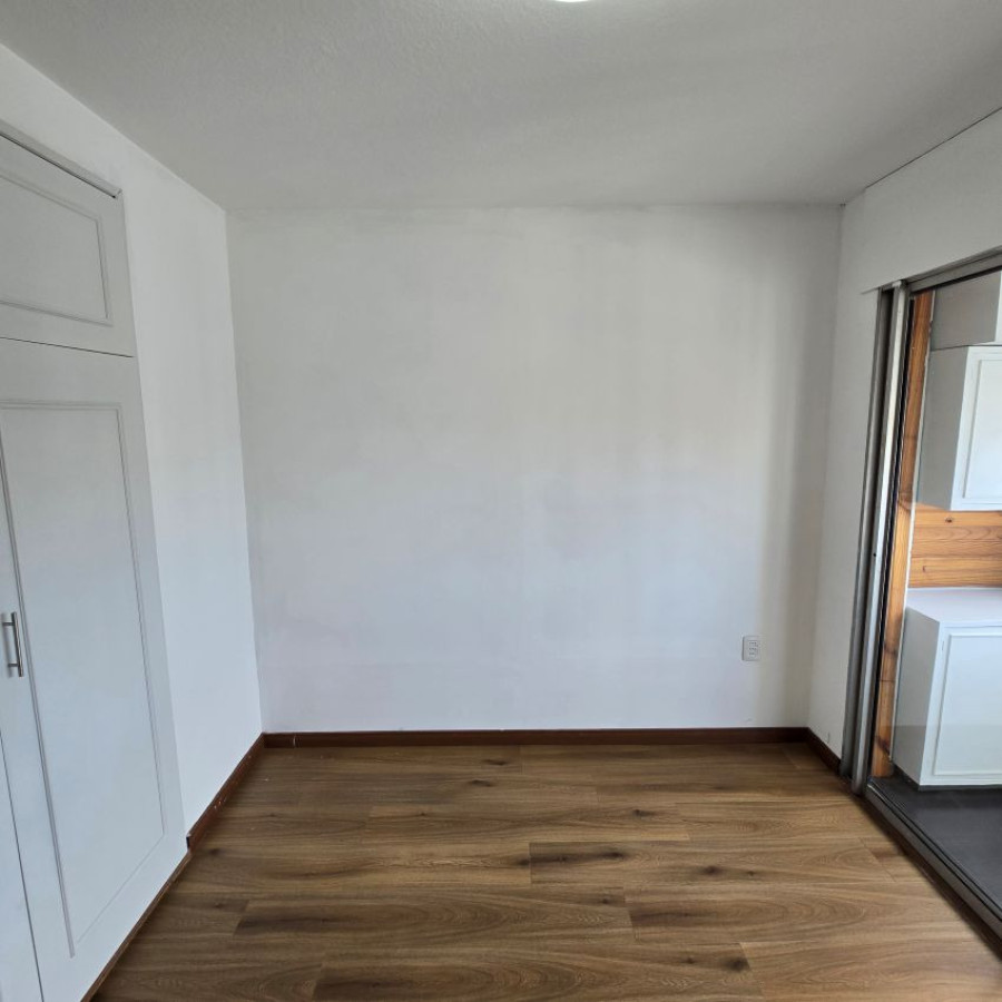 Apartamento ID.190 - Venta apartamento, 1 dormitorio con cochera, Tres Cruces