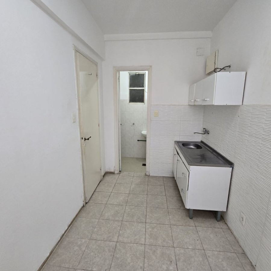 Apartamento ID.194 - Alquiler apartamento Ciudad Vieja 96 mt2, 2 dormitorios.