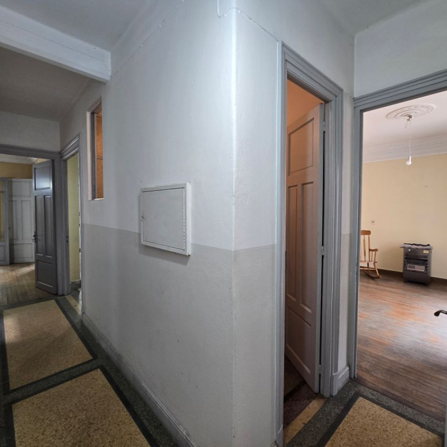Apartamento ID.48 - Venta apartamento Centro 3 dormitorios con patio.