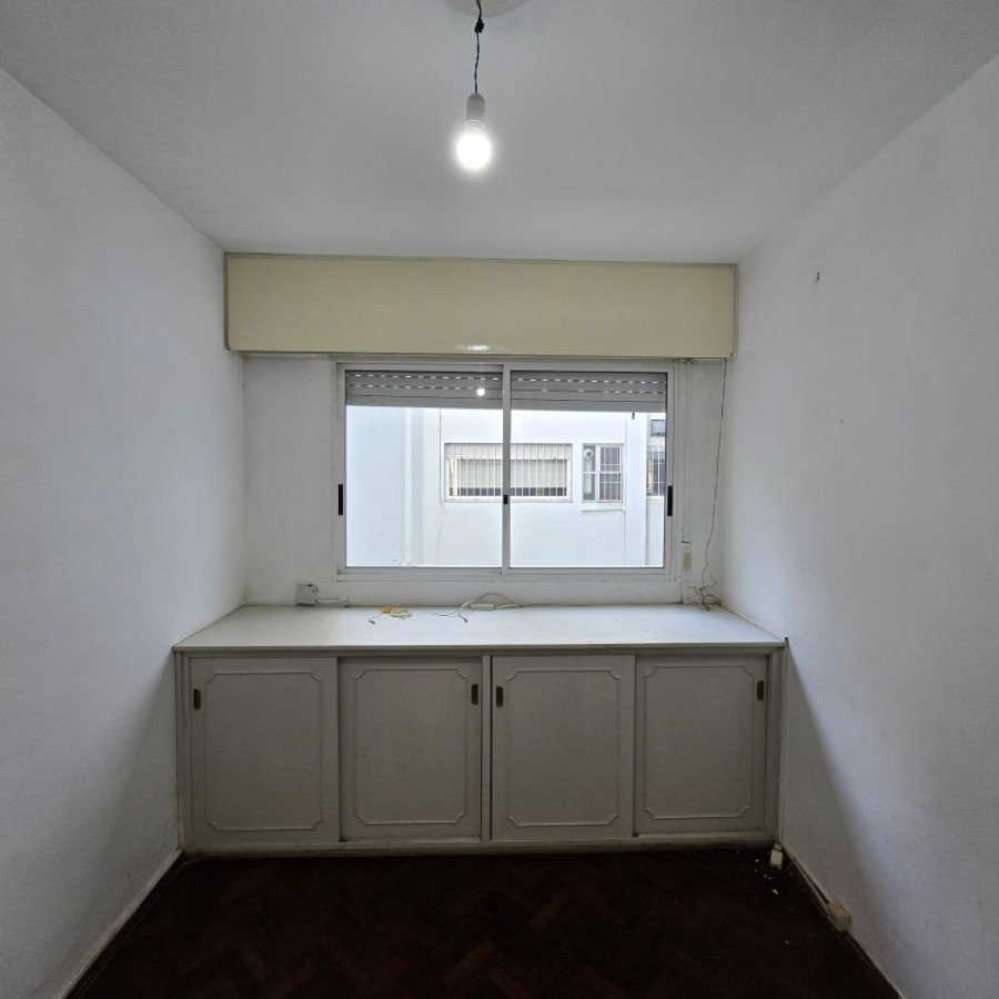 Apartamento ID.104 - Venta apartamento en Pocitos 3 dormitorios, 2 baños.