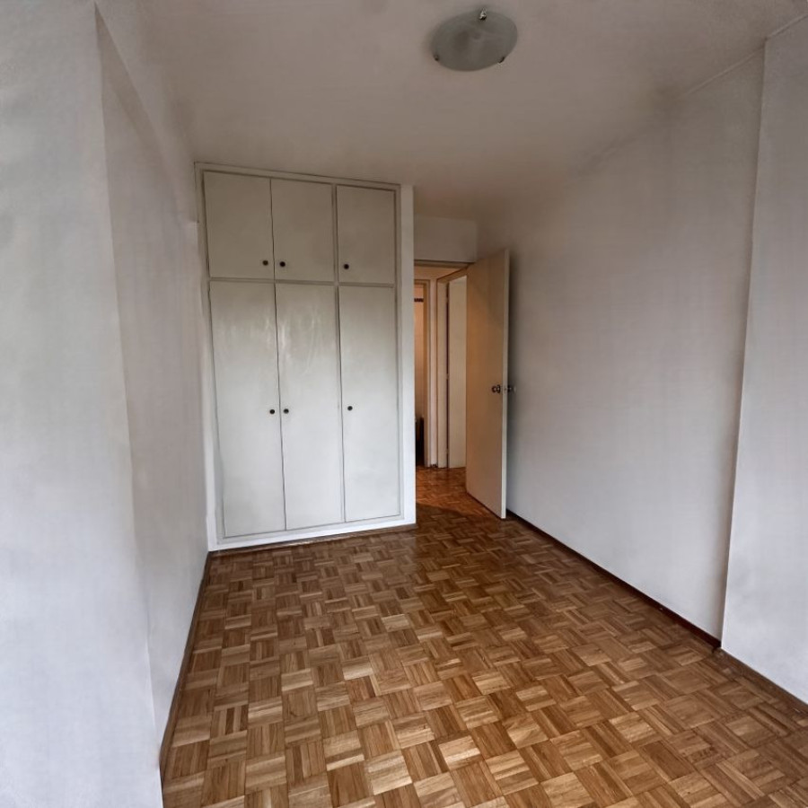 Apartamento ID.221 - Alquiler apartamento, 3 dormitorios y terraza, Centro.