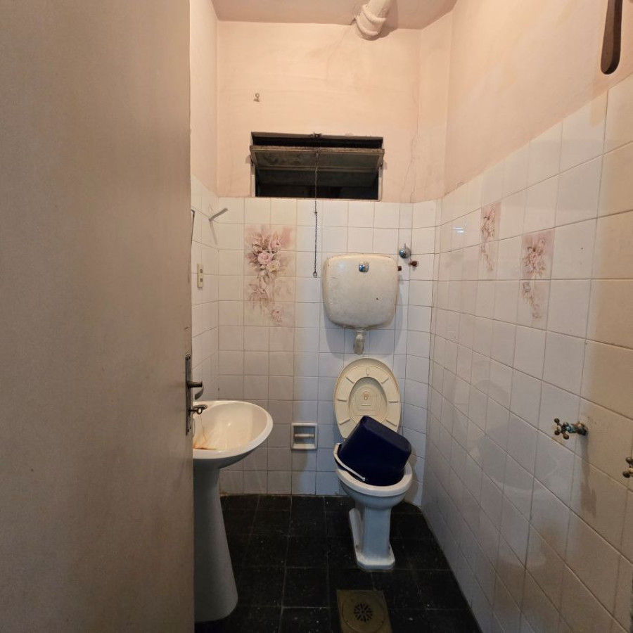 Apartamento ID.128 - Venta apartamento a reciclar Pocitos 3 dormitorios, 2 baños y garaje.