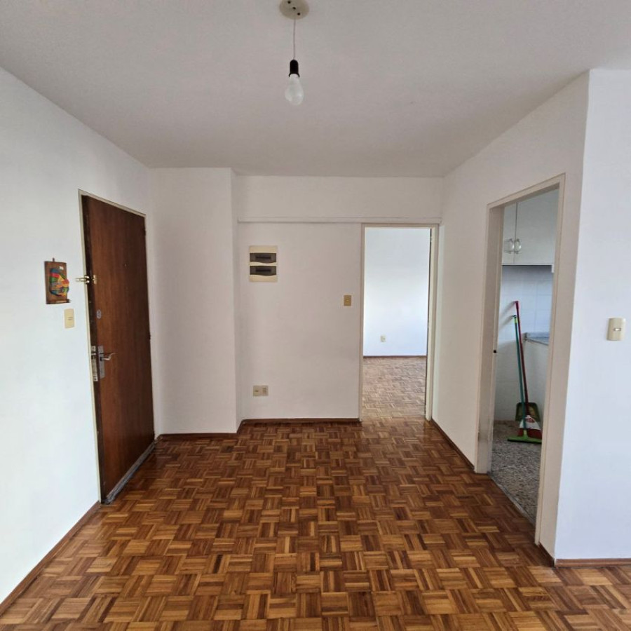 Apartamento ID.94 - Alquiler apartamento en Centro 1 dormitorio bajos gastos comunes.