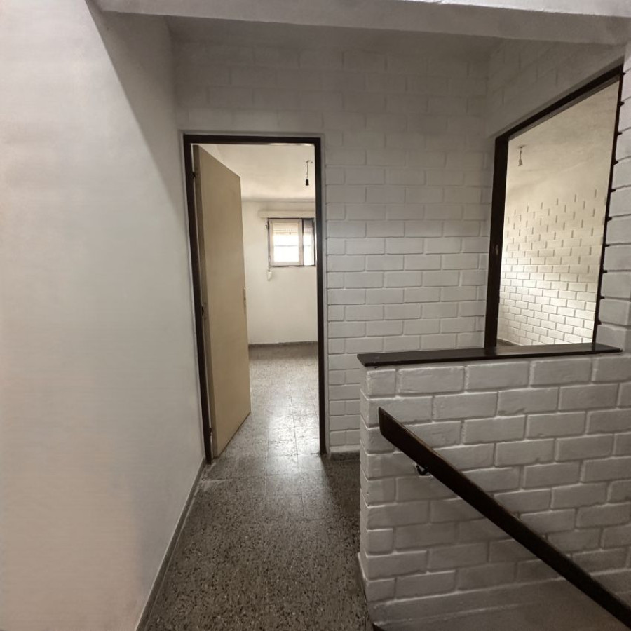 Apartamento ID.191 - Venta casa PH 3 dormitorios en Lezica 