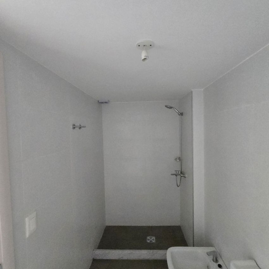 Apartamento ID.169 - Alquiler apartamento penthouse Centro 2 dormitorios a estrenar con opción a arrendar hasta 2 garajes.