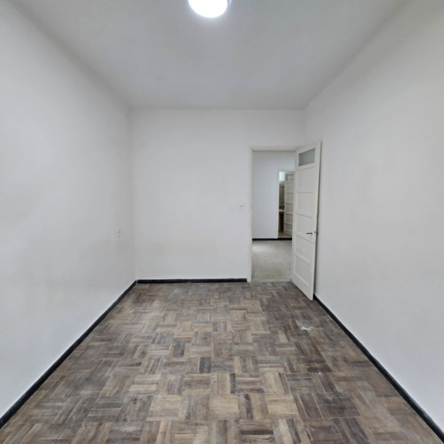 Apartamento ID.153 - Alquiler Apartamento en zona Centro, 3 dormitorios, baño y balcón