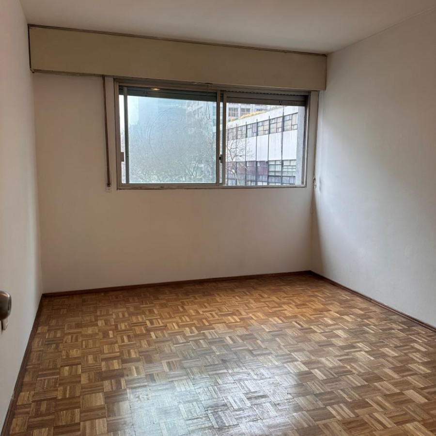 Apartamento ID.221 - Alquiler apartamento, 3 dormitorios y terraza, Centro.