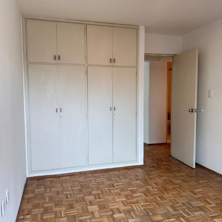 Apartamento ID.221 - Alquiler apartamento, 3 dormitorios y terraza, Centro.