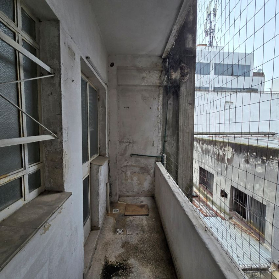 Apartamento ID.194 - Alquiler apartamento Ciudad Vieja 96 mt2, 2 dormitorios.