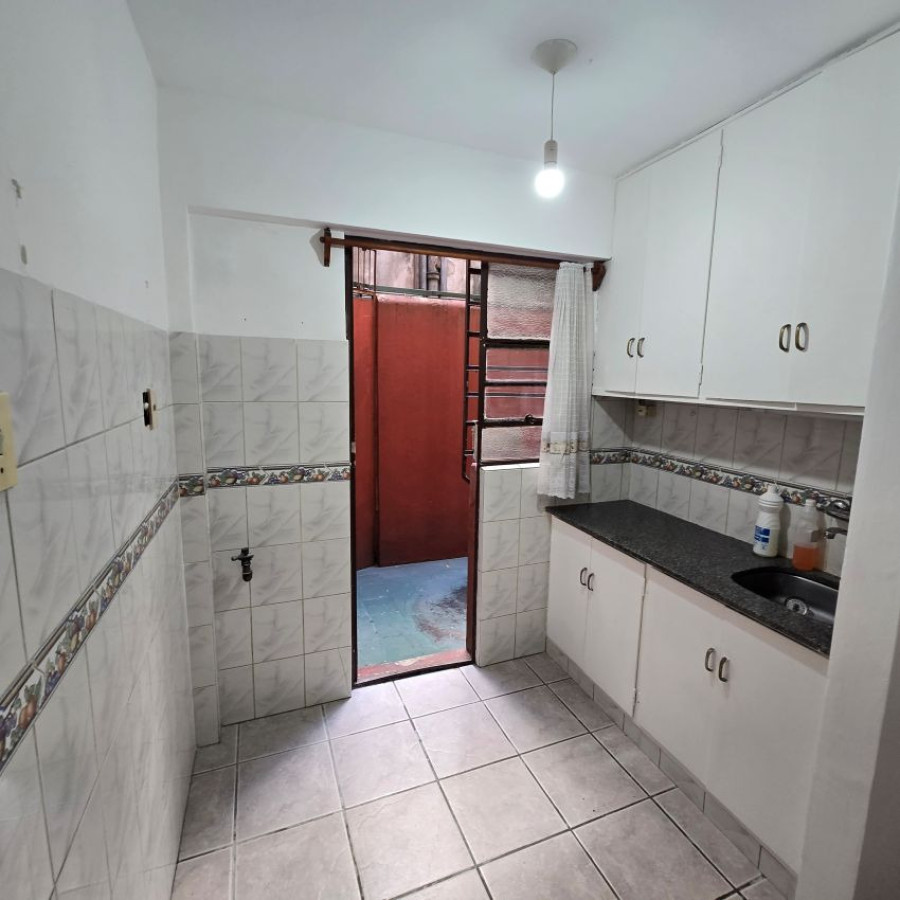 Apartamento ID.148 - Alquiler apartamento en Ciudad Vieja 1 dormitorio con patio.