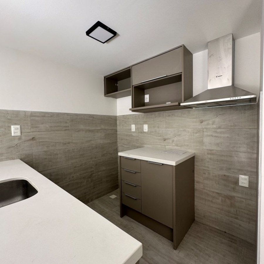 Apartamento ID.125 - Alquiler apartamento en Punta Carretas  Villa Biarritz 1 dormitorio con un año de uso.