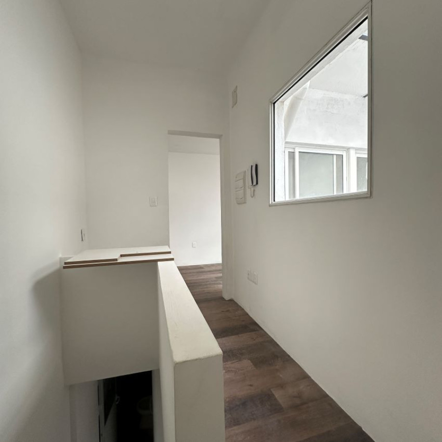 Apartamento ID.179 - Alquiler Apartamento Duplex 2 dormitorio con patio en Barrio Sur con bajos gastos comunes.