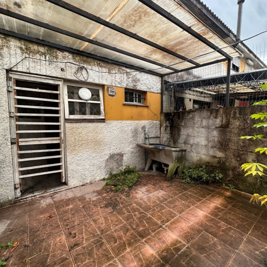 Apartamento ID.191 - Venta casa PH 3 dormitorios en Lezica 