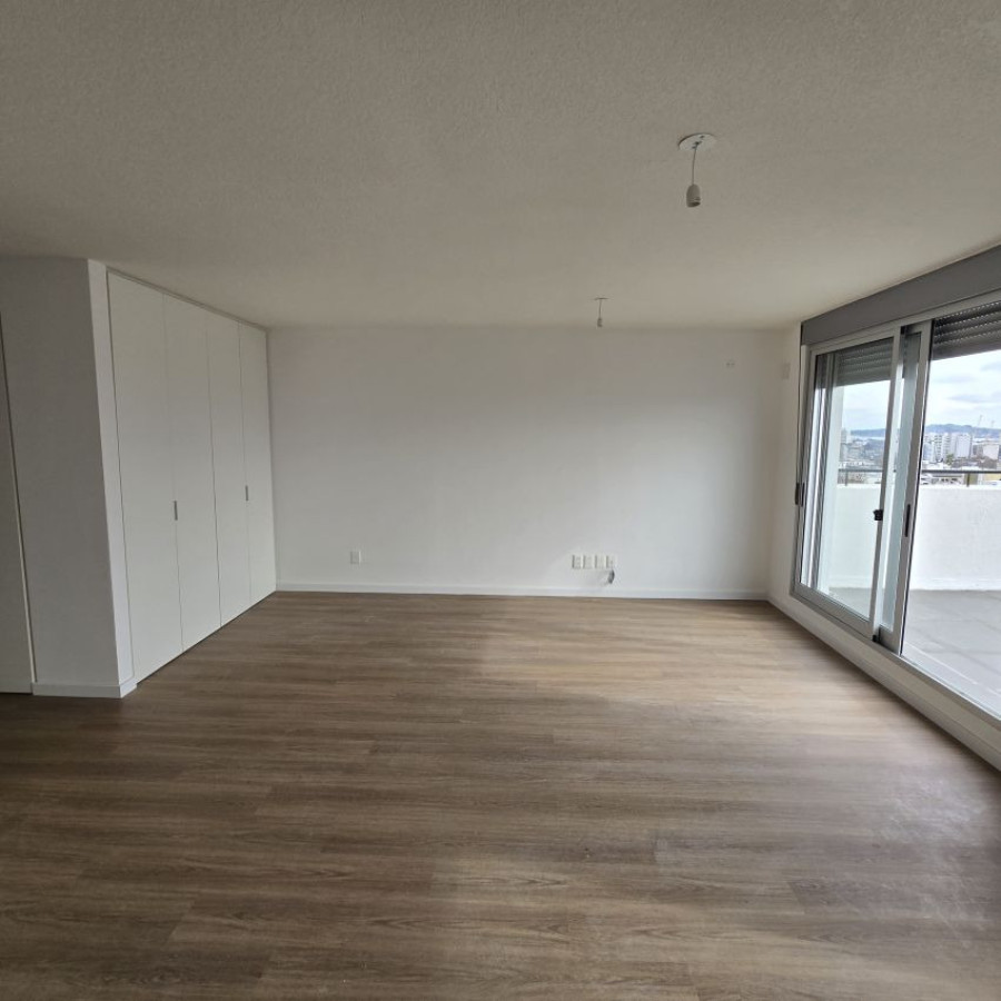 Apartamento ID.220 - Alquiler apartamento penthouse Centro 2 dormitorios a estrenar con opción a arrendar garaje.