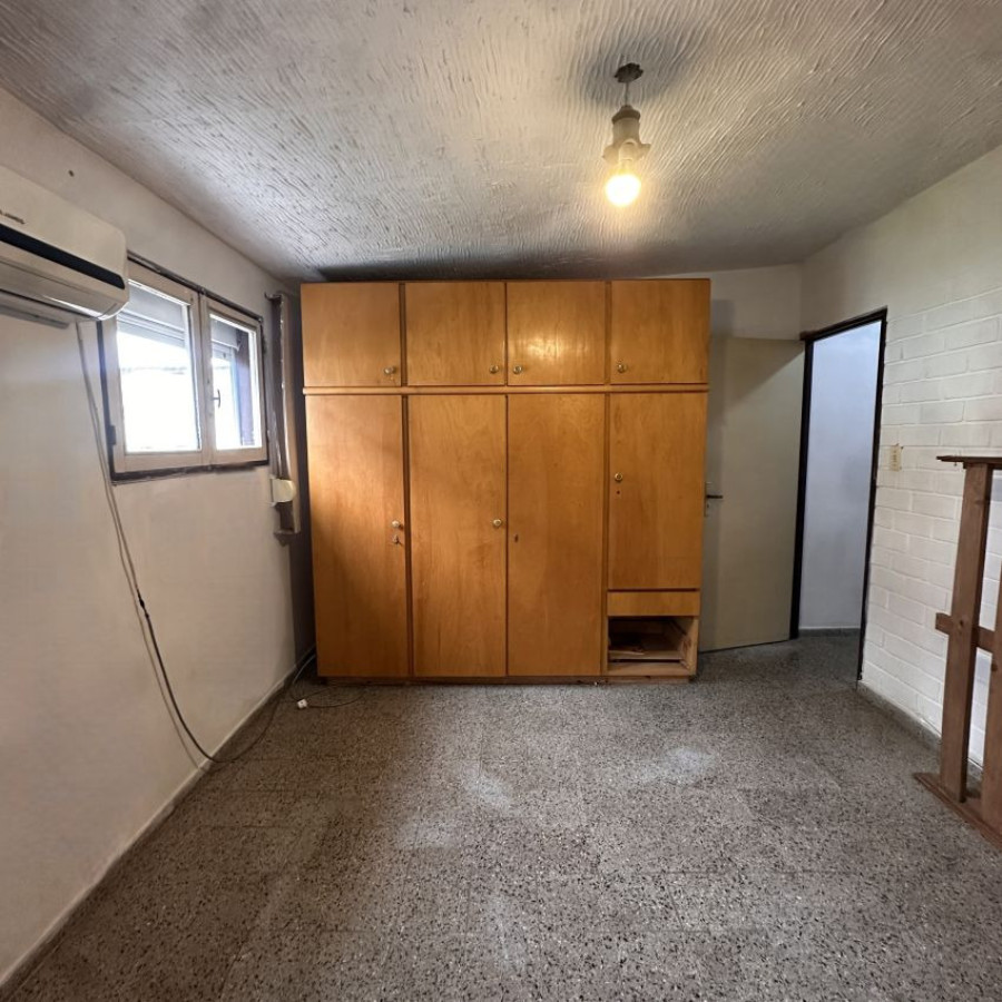 Apartamento ID.191 - Venta casa PH 3 dormitorios en Lezica 