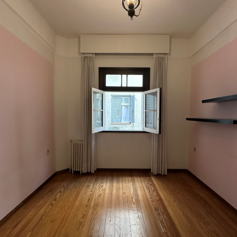 Apartamento ID.51 - Alquiler apartamento en Barrio Sur 2 dormitorios, 2 baños, vestidor y calefacción central.