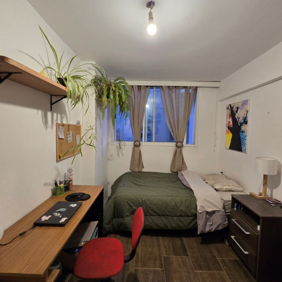 Apartamento ID.83 - Alquiler Centro 2 dormitorios piso 10 con gastos comunes y tributos incluidos.