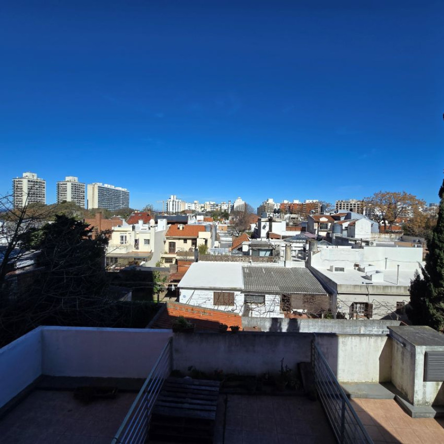 Apartamento ID.106 - Alquiler Monoambiente en Pocitos con cocina definida, balcón y opción garaje.